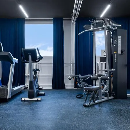 Live-inn 1 Bdr View For 1-4 Guests, 20 Mins To Center, Lift, Gym, Reception, Parking, Roof Terrace, Game & Party דירה פראג