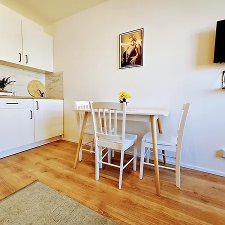 Live-inn 1 Bdr View For 1-4 Guests, 20 Mins To Center, Lift, Gym, Reception, Parking, Roof Terrace, Game & Party דירה *