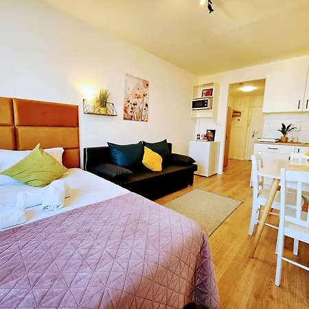 דירה Live-inn 1 Bdr View For 1-4 Guests, 20 Mins To Center, Lift, Gym, Reception, Parking, Roof Terrace, Game & Party