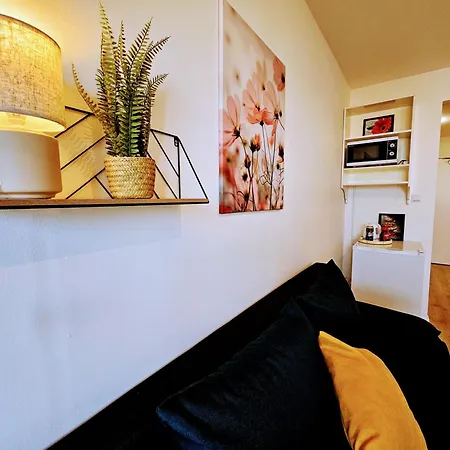 Live-inn 1 Bdr View For 1-4 Guests, 20 Mins To Center, Lift, Gym, Reception, Parking, Roof Terrace, Game & Party דירה