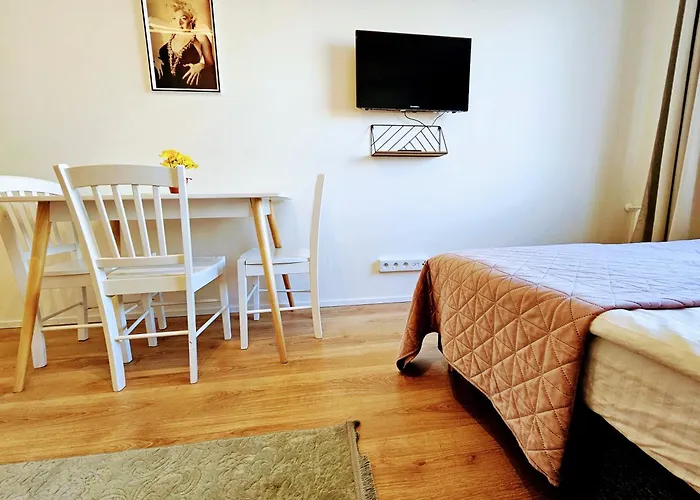 Live-inn 1 Bdr View For 1-4 Guests, 20 Mins To Center, Lift, Gym, Reception, Parking, Roof Terrace, Game & Party Апартаменты *