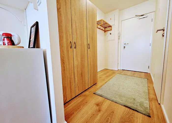 Апартаменты Live-inn 1 Bdr View For 1-4 Guests, 20 Mins To Center, Lift, Gym, Reception, Parking, Roof Terrace, Game & Party