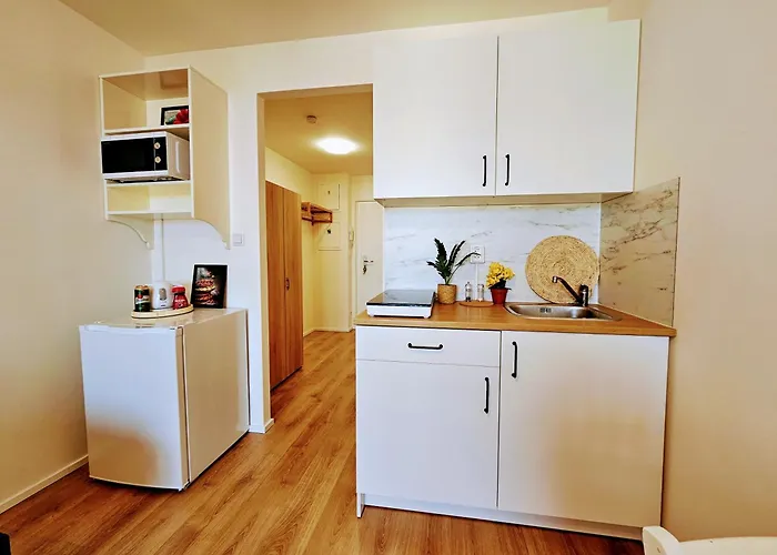 Live-inn 1 Bdr View For 1-4 Guests, 20 Mins To Center, Lift, Gym, Reception, Parking, Roof Terrace, Game & Party *